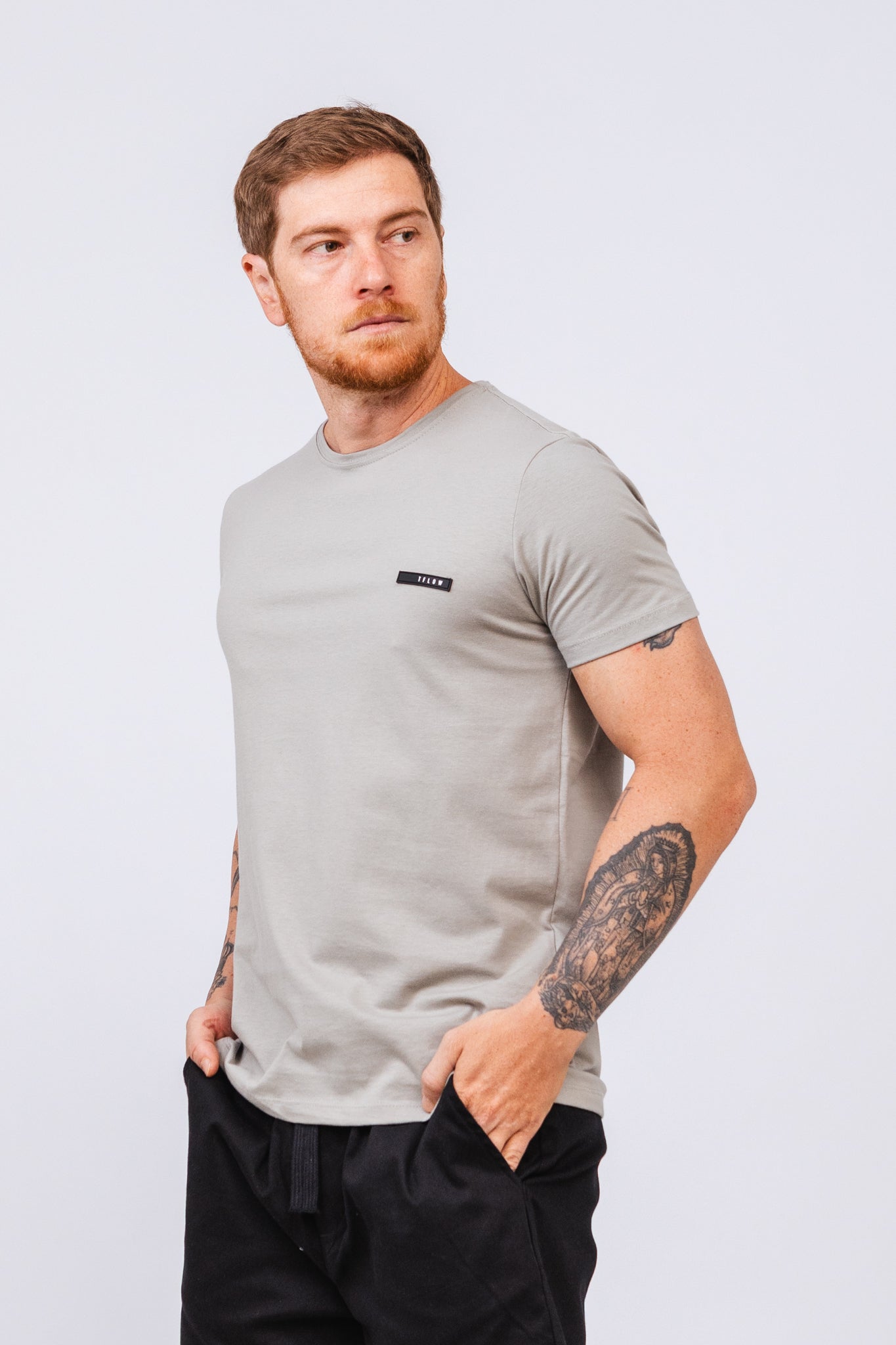 Camiseta Revive Class Cinza Médio