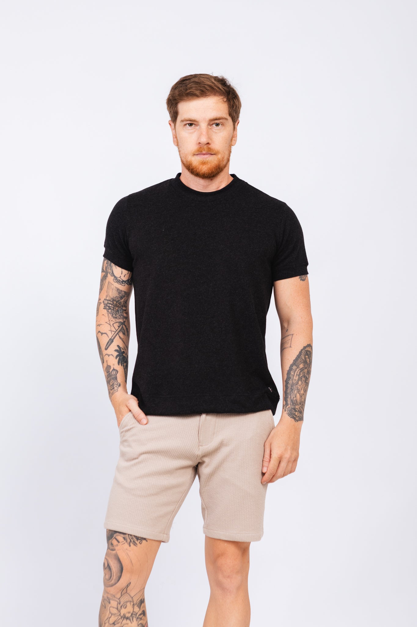 Camiseta Noueh Preta