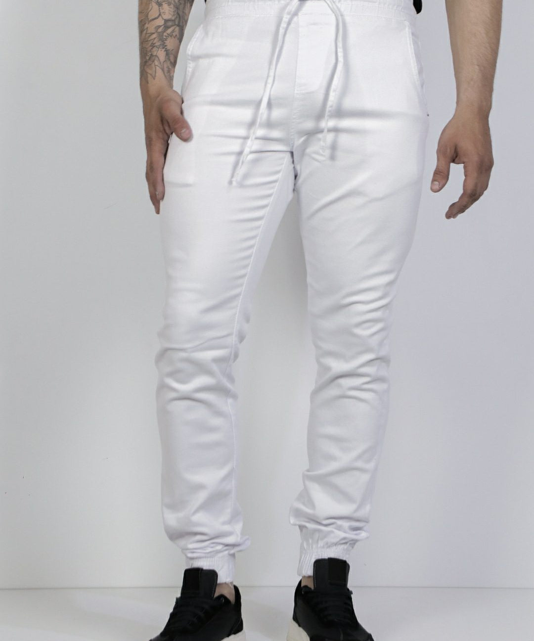 calca_jogger_sarja_branco_2591_1_14177ab67bf0a4e16ebb7a8910f0d72d.jpg