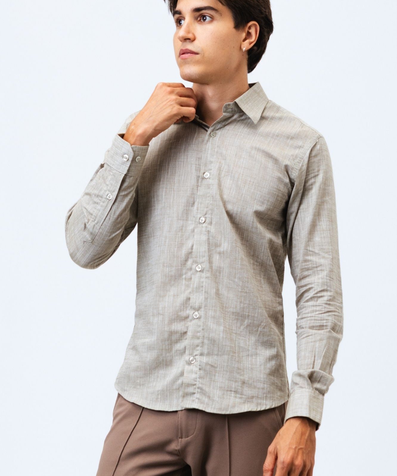 camisa_de_linho_verde_oliva_linen_laelber_12380_1_442b560ed1816a1a9325d18fbb2b395d.jpg