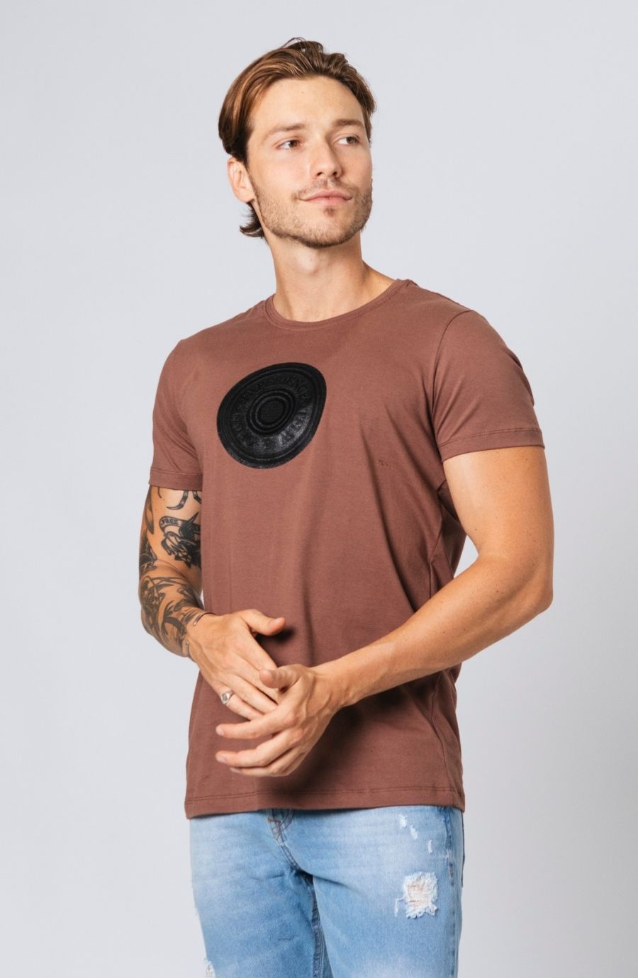 Camiseta Chandow Marrom