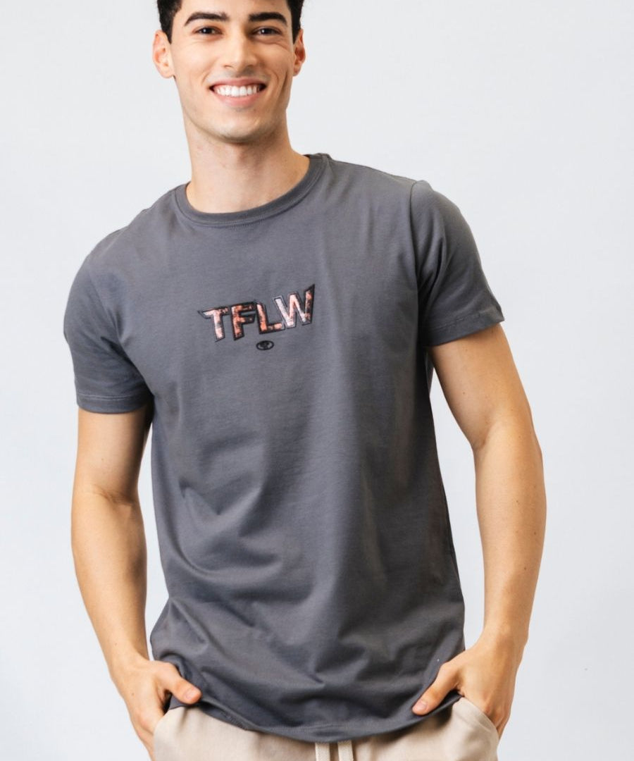 camiseta_levier_cinza_boss_12038_1_08c26da50700256414e436c5a8b9bcdc.jpg