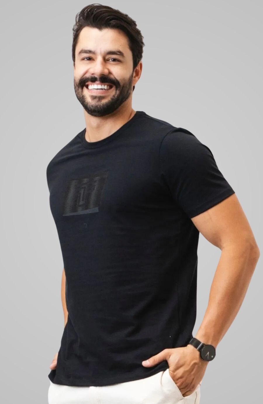 Camiseta Nuowl Preta