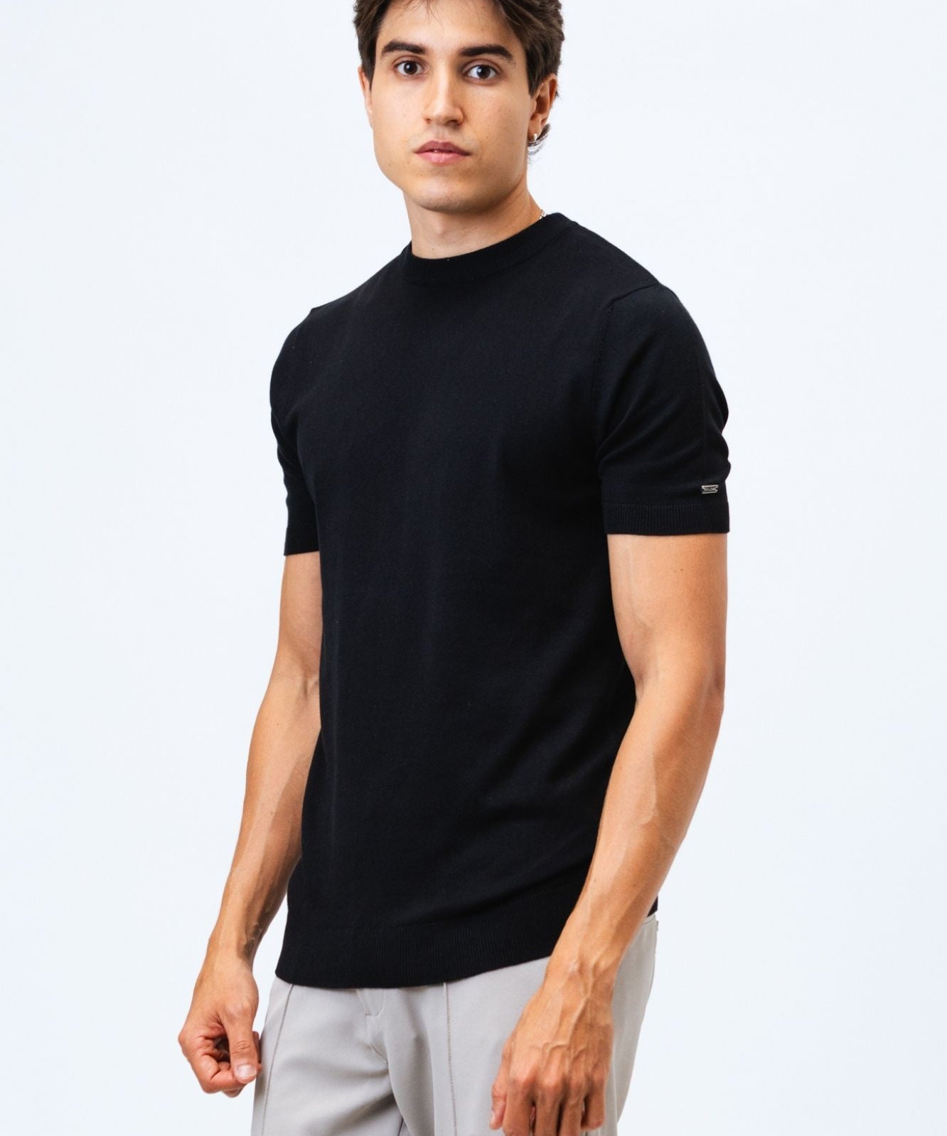 camiseta_tricot_preta_whunn_12376_1_b20bcc396e790584ae22a9a4f0a27d92.jpg
